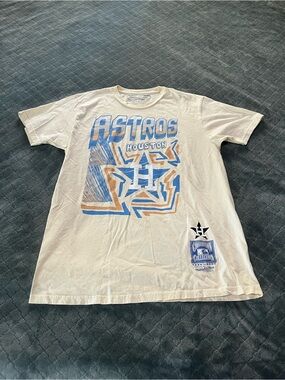 NWOT‎ Mitchell & Ness Cream Tee Astro Houston L